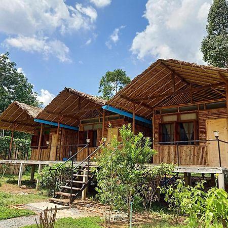 Hotel Bansuanphutarn Ban Pha Saeng Lang Exterior foto