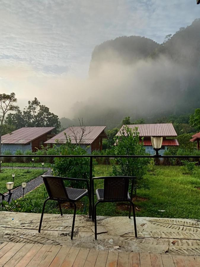 Hotel Bansuanphutarn Ban Pha Saeng Lang Exterior foto