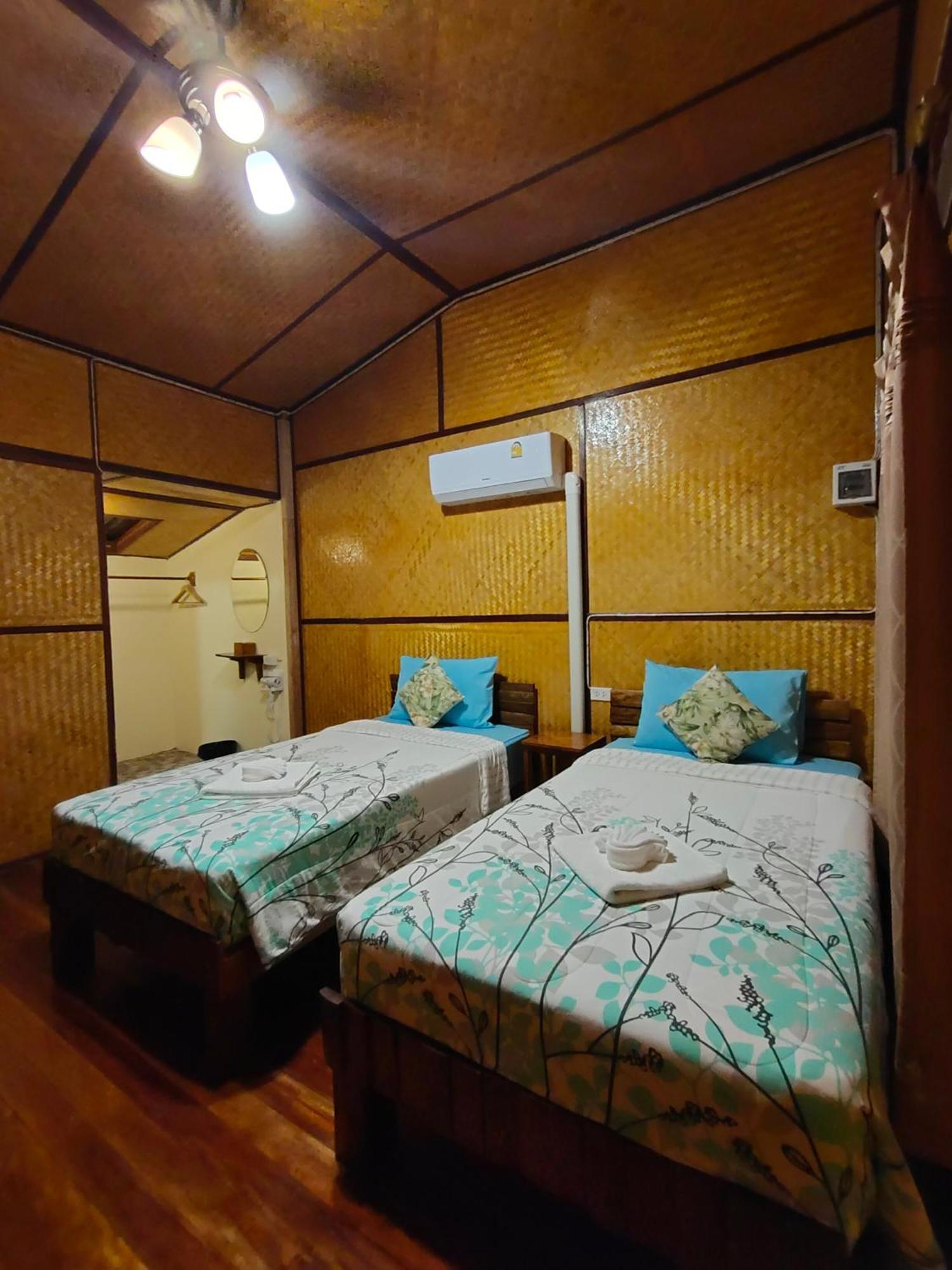 Hotel Bansuanphutarn Ban Pha Saeng Lang Exterior foto