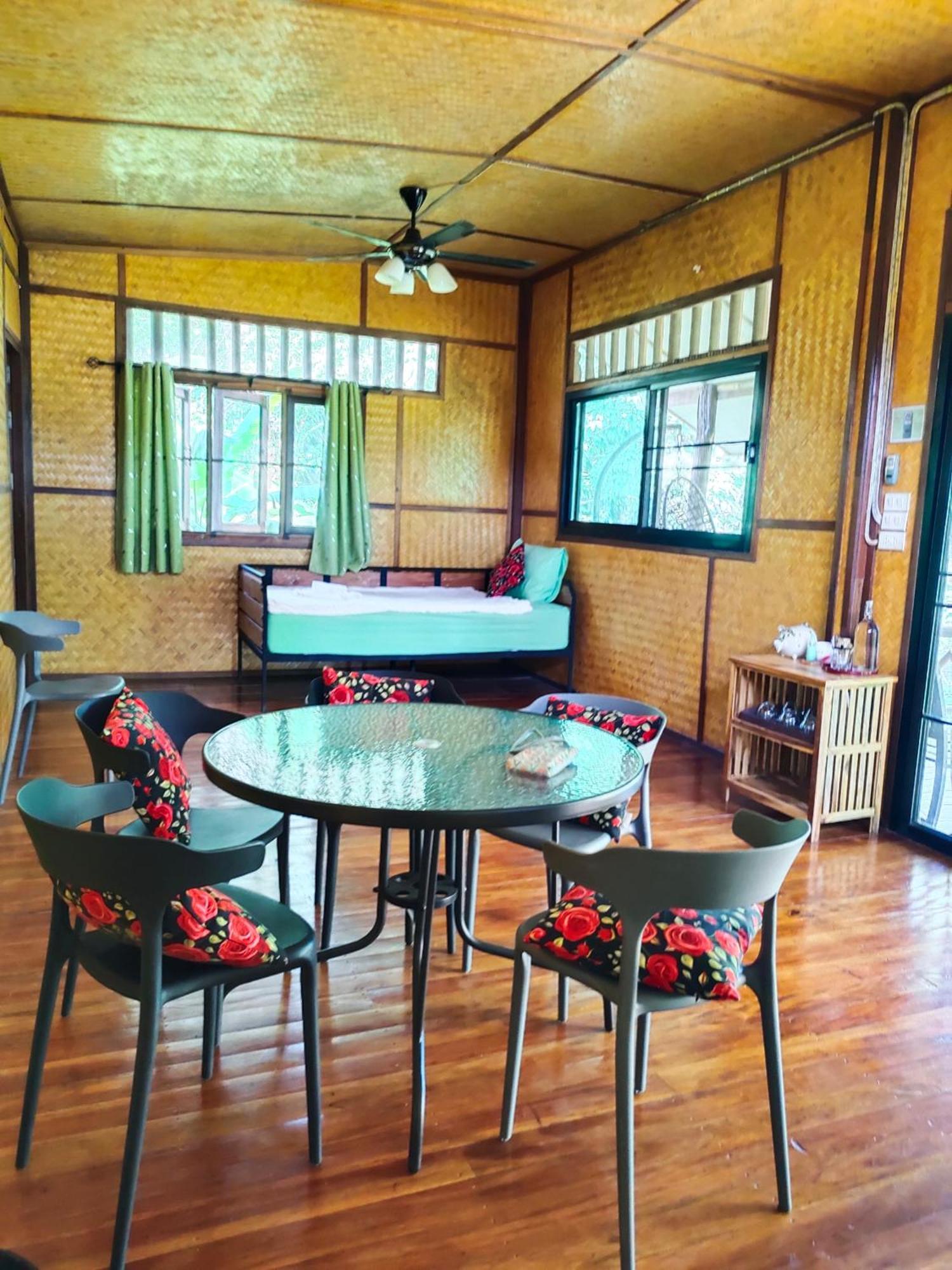 Hotel Bansuanphutarn Ban Pha Saeng Lang Exterior foto